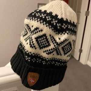 Dale of Norway knit hat, new